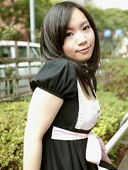 Mio sexy Asian maid