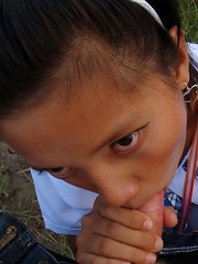 Filipina schoolgirl fucked outdoors in open field by tourist